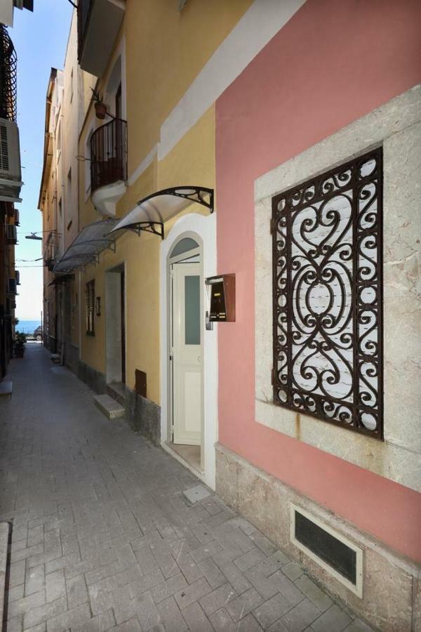 Appartamento Vicolo A Mare, Mazzeo Esterno foto
